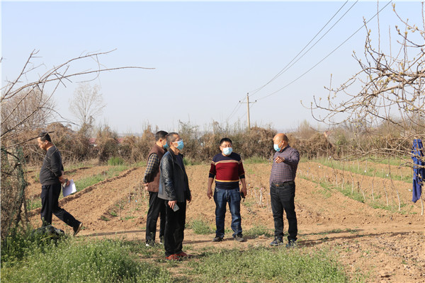 42eaa47f267b41f2abe8bcc9637aa84c.jpg 现场办公.jpg