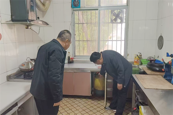 查看灶房燃气安全.png