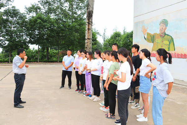 转变场站育人角色     眉县试验站圆满完成实习任务