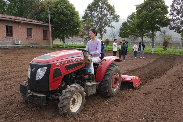 e1d454df130c401daa7cd8421c5bd3df.jpg 学生实操演练.jpg