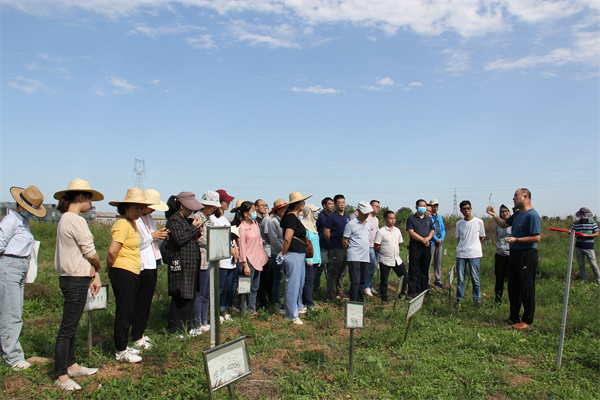 1b3139bed0224c449fc1d3f76bac67cd.jpg 蔡东明同志现场讲解.jpg