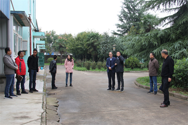 95f0d4f2e90f4a04bc556116ebc3975d.jpg 实地调研_副本.jpg