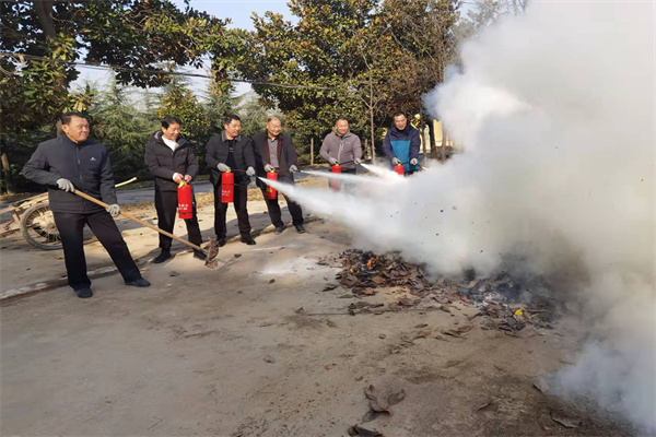 8583995509974bdfa34cd6f03e228796.jpg 防火演练.jpg