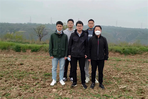 41084f5d0c074561bee1ecd09d7d6a7e.jpg 谷晓博副教授课题组在乾县试验站考察选点_副本.jpg