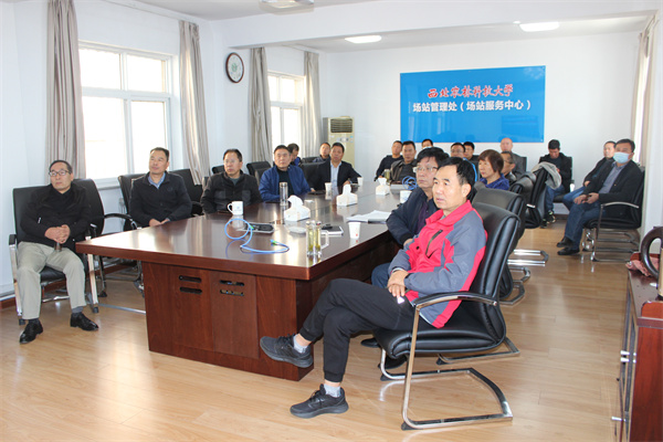 3190eb89c5584605a73d1b22b9a3f6f4.jpg 集中收看现场.jpg