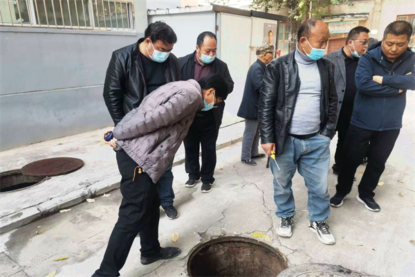 c429d777c308420f9a975d686398e2c9.jpg 商讨改造方案.jpg