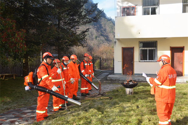 876766ae2dc34c3fbd396f56ca0f2f73.jpg 森联消防知识培训.jpg